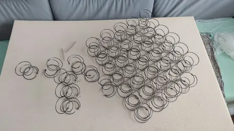 Staré pružinové jádro, které se vyměňuje za nové